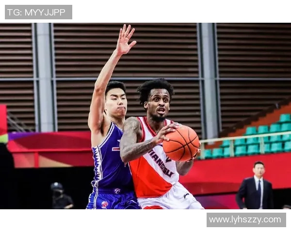 球迷为安东尼奥-布莱克尼高水准比赛喝彩，称其为CBA最稳定外援