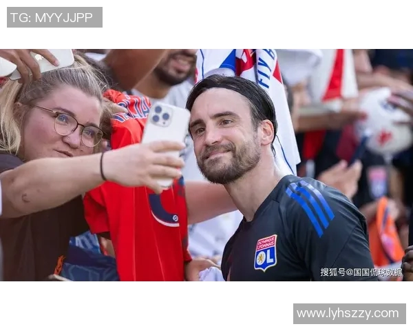 里昂官方宣布签下意大利国脚，助力球队冲击新赛季法甲争冠冠军舞台